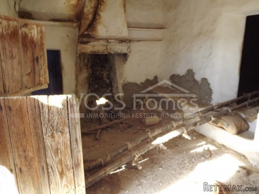 A potentially lovely detached country cottage in need of.. - 6