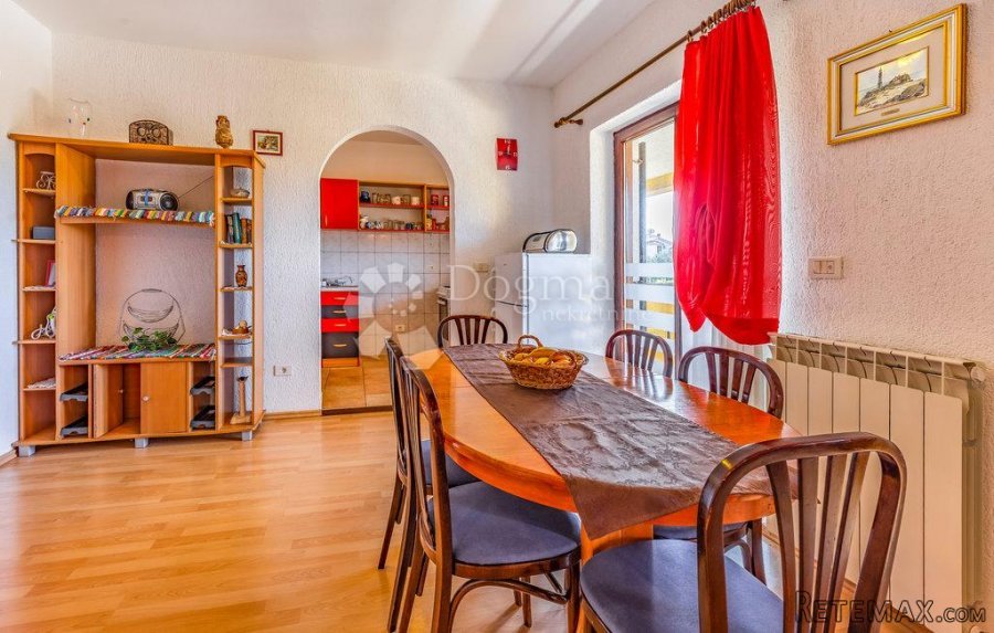 Predivna apartmanska kuća sa bazenom - 7