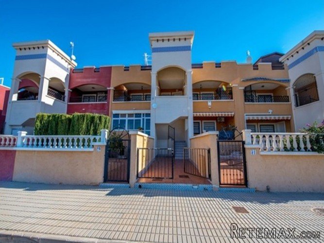 2 Bedroomed&nbsp; South Facing Top Floor Bungalow Dream..