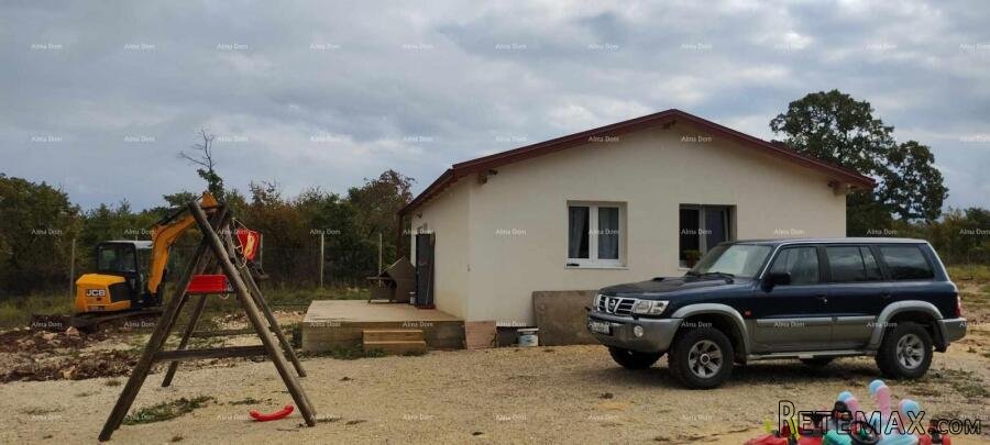 Prodaja velikog građevinskog zemljišta sa kućom i gr..