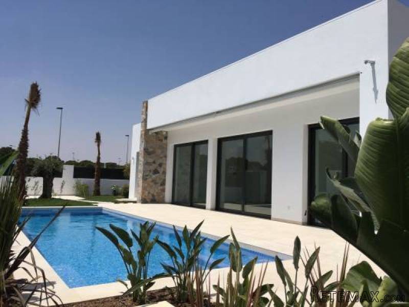 3 Bedroom 2 Bathroom Villa In San Pedro..