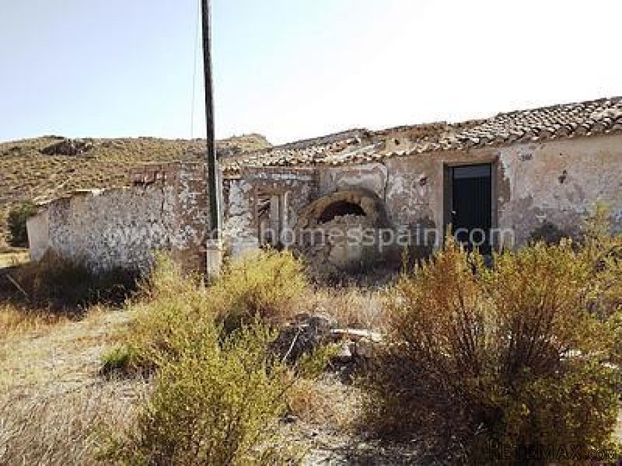 Large finca of approx 13 hectares of land with.. - 4