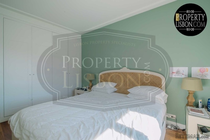 T4+1 Lisbon Apartment with Elevator for..