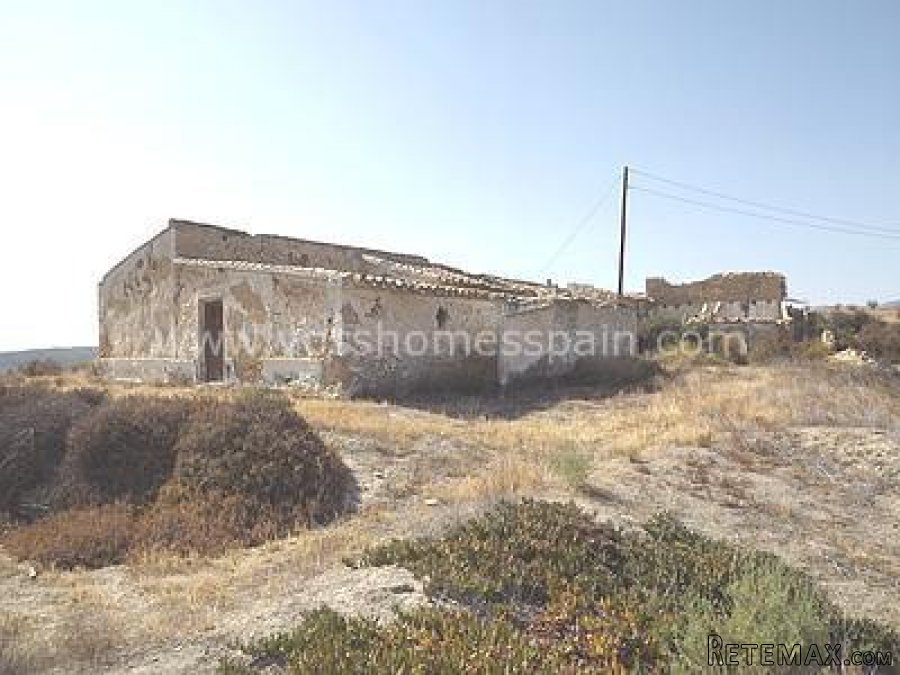 Large finca of approx 13 hectares of land with.. - 10