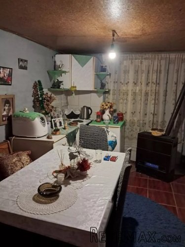 Prodajem kuću u selu Iđoš - 10