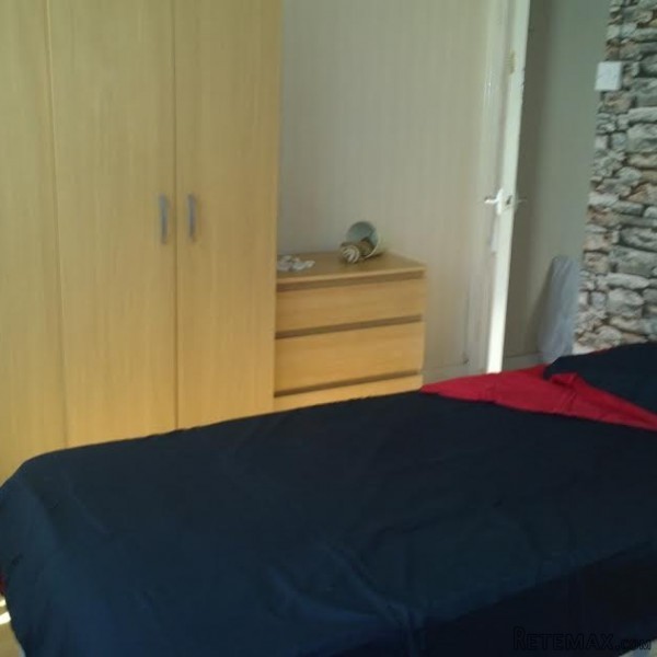 Large Twin Bedroom In A Property With..