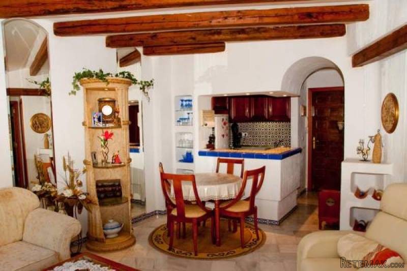 2 Bedroom 1 Bathroom Apartment In..
