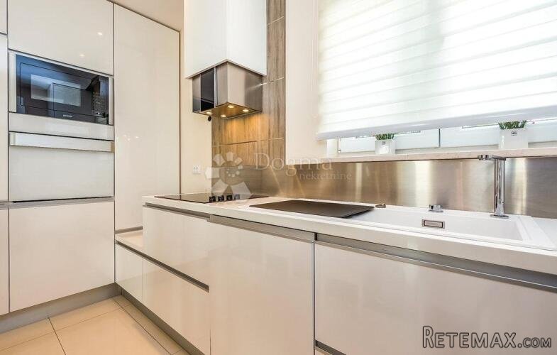 Apartman 10 metara od mora sa bazenom Crikvenica - 2