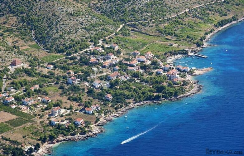 Poljoprivredno zemljište Zavala - 23400m2