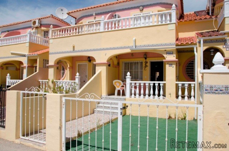 Spacious&nbsp; 3 Bedroomed Townhouse&nbsp; within&nbsp;..