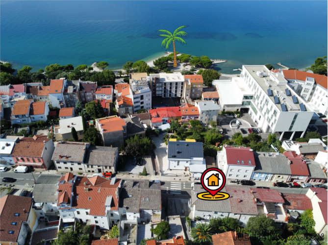 Crikvenica, centar - tri stana 200 metara od mora