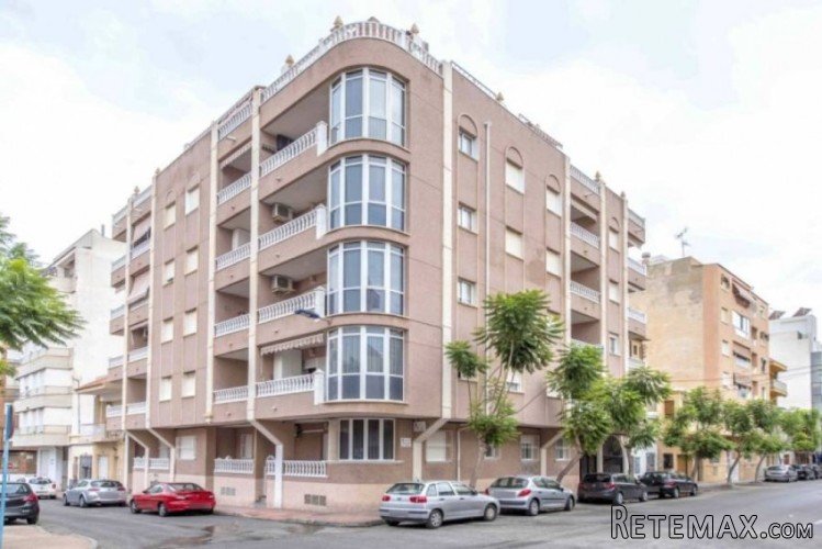 &nbsp;Renovated Reduced 3 Bedroomed Apartment Near..