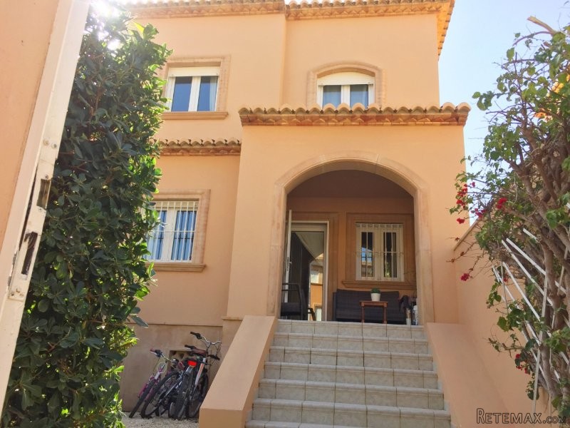 Semi detached town house close to the..