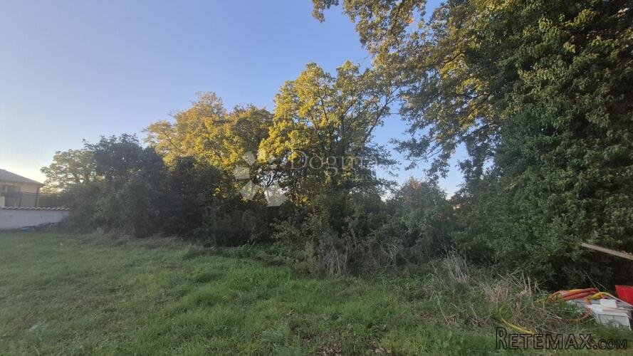 Građevinsko zemljište površine 1968 m2, 2 km od mora, 80 EUR - 2