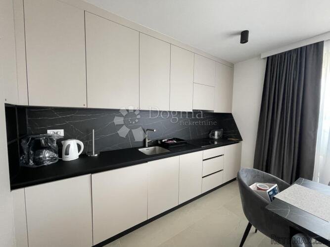 MEDULIN- Luksuzan penthouse sa pogledom na more! Novogradnja - 2