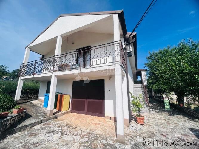 Prilika!Kuća s dva stana + 8153 okućnice - Buje - 2