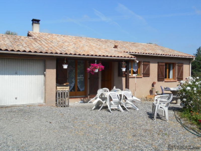 2 Bedroom Bungalow Set On 1 Acre With A..