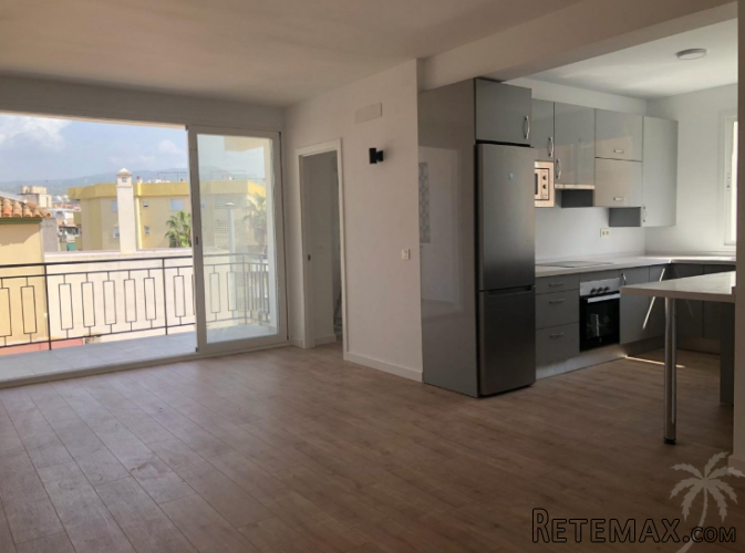 A completely renovated apartment with unobstructed views.. - 3