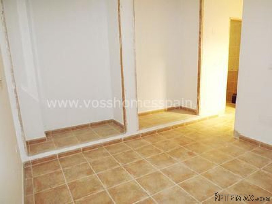 A 2 bed, 2 bath villa needing finishing off on a plot of.. - 4