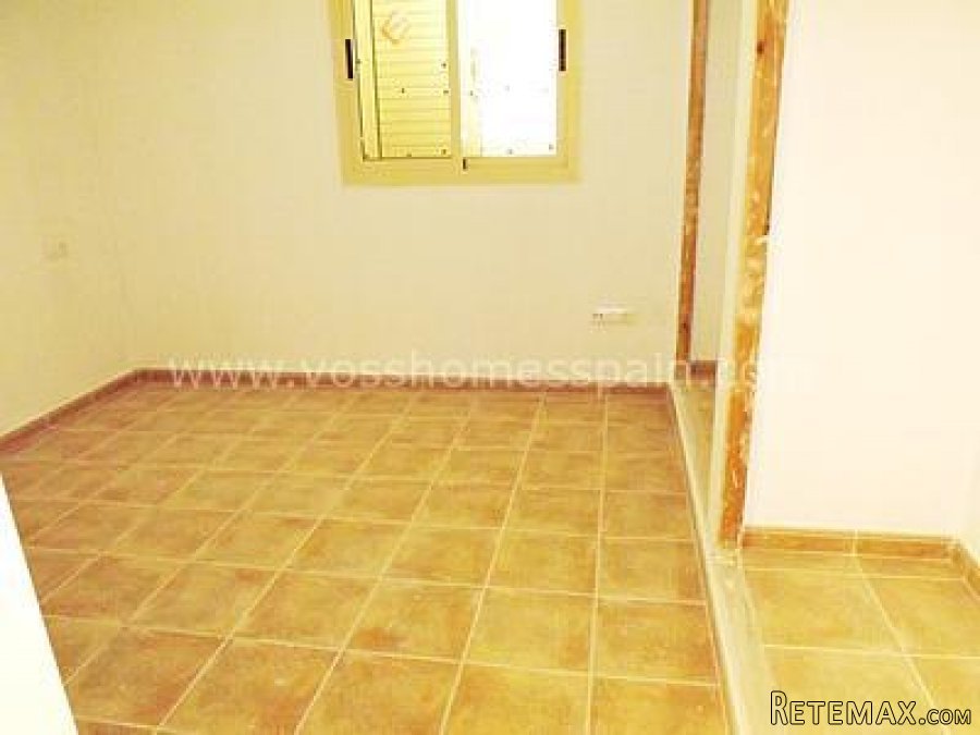 A 2 bed, 2 bath villa needing finishing off on a plot of.. - 5