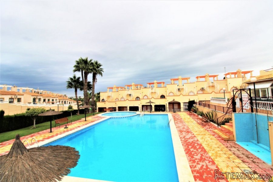 Dormitorios: 2Baños: 2Piscina comunitariaCasa:..