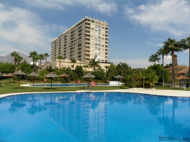 2 Bedroom Middle Floor Apartment