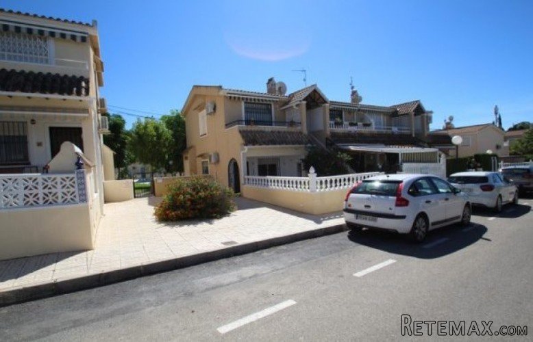 2 Bedroomed Corner Top Floor Apartment within..