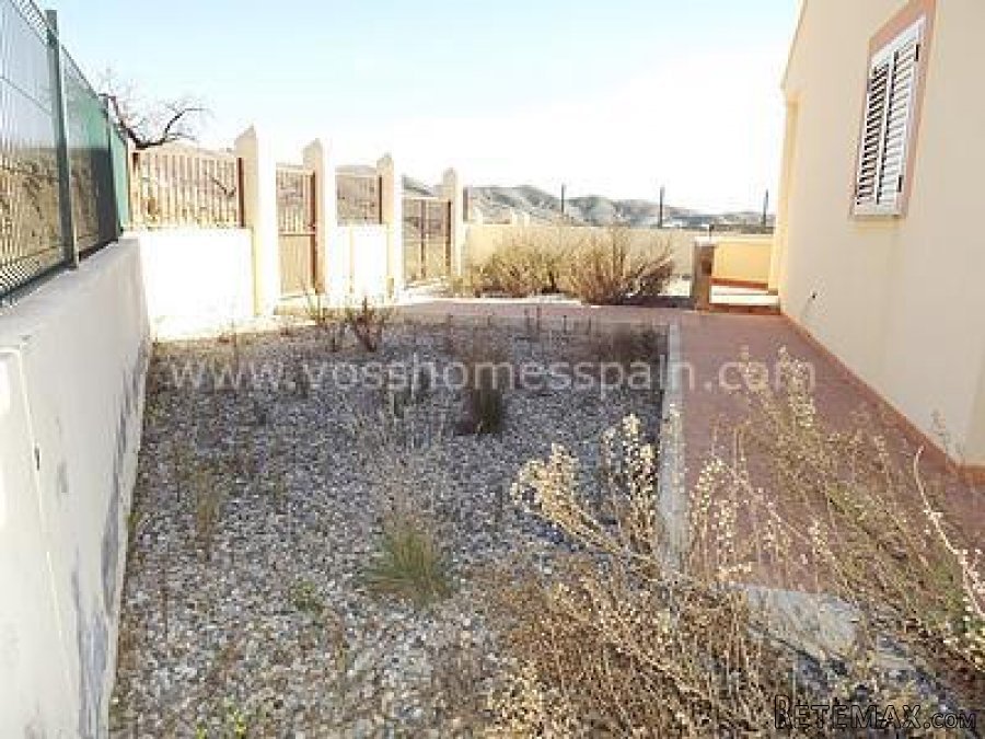 A 2 bed, 2 bath villa needing finishing off on a plot of.. - 8
