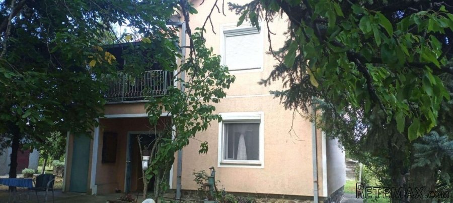 Kuca u vikend naselju Cortanovci