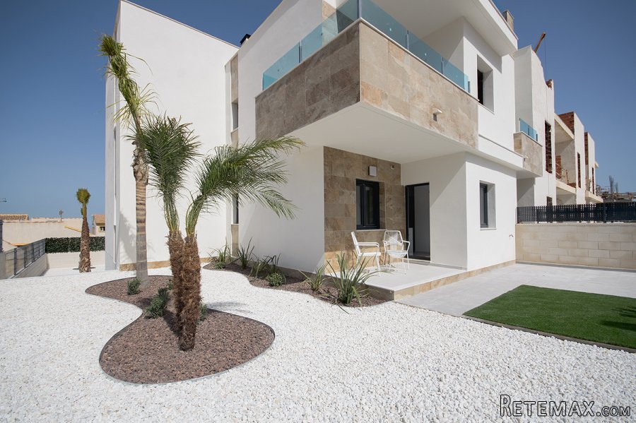 Bungalows de 2 ó 3 dormitorios (a elegir) en planta baja o..