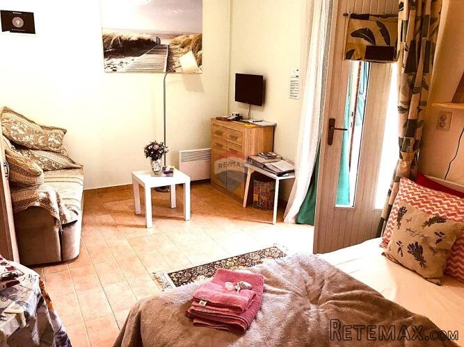 Novi Vinodolski – kuća s 3 apartmana i garažom - 2