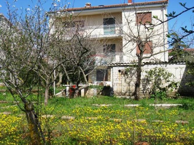 Istra,Pula, kuća 3 stana,300m do mora - 2