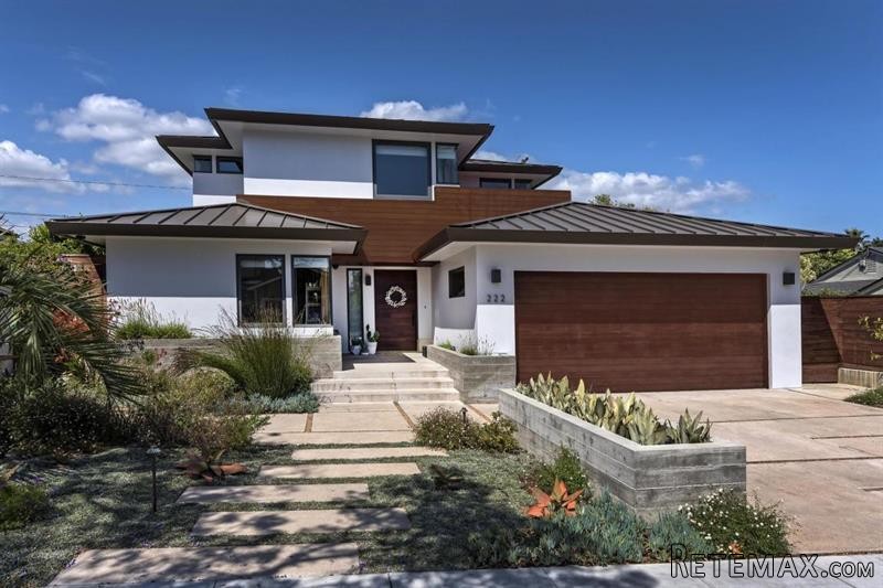 4 bedroom House For Sale: 222 La Marina