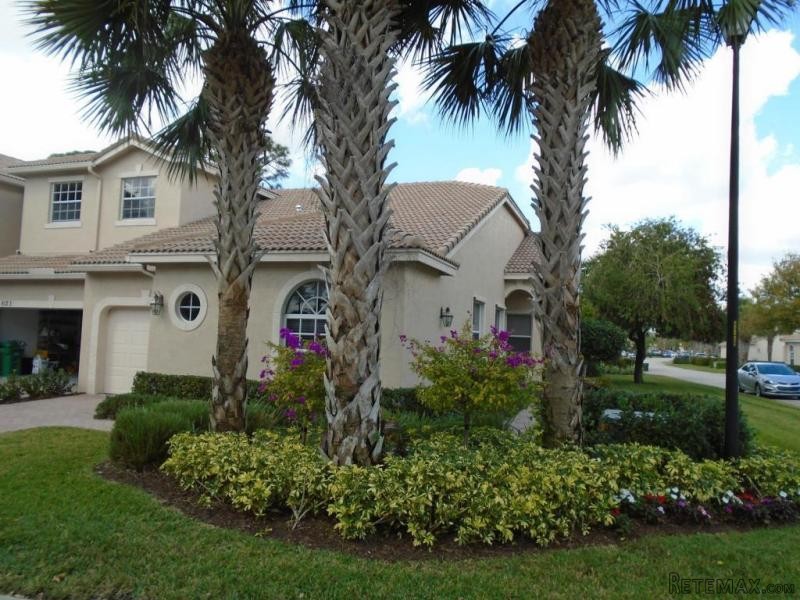 8125 Mulligan Cir, Port Saint Lucie, FL..