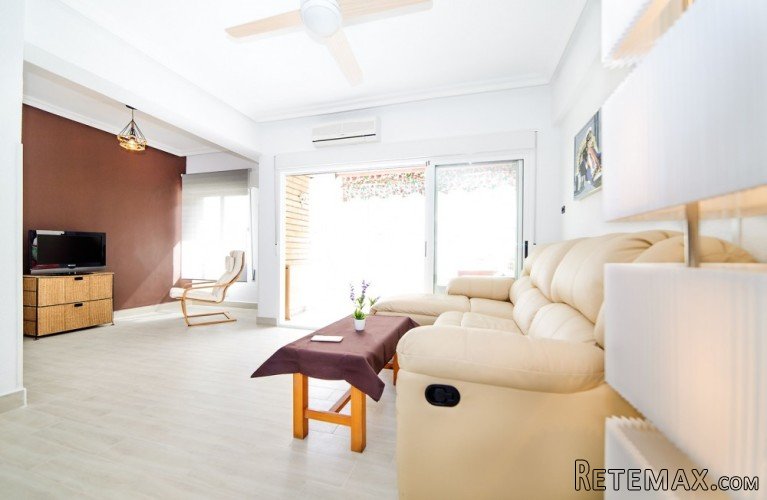 Renovated Stunning 3 Bed 2 Bath Apartment just steps away..