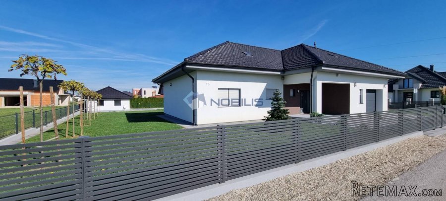 Varaždin, Hrašćica, 280 m2 , 2120 m2 okućnice, 2 garaže - 11