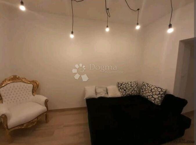 Rijeka, Kantrida, stan 40 m2 + 5 m2 terasa