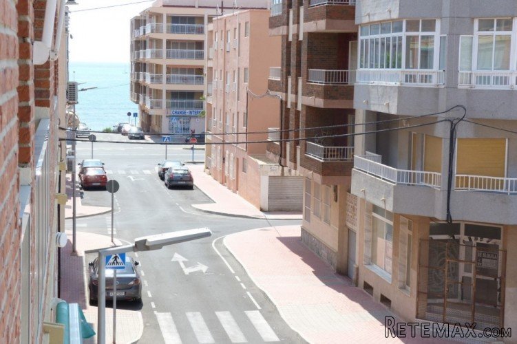 South Facing 3 Bedroomed Apartment, with Communual Pool and..