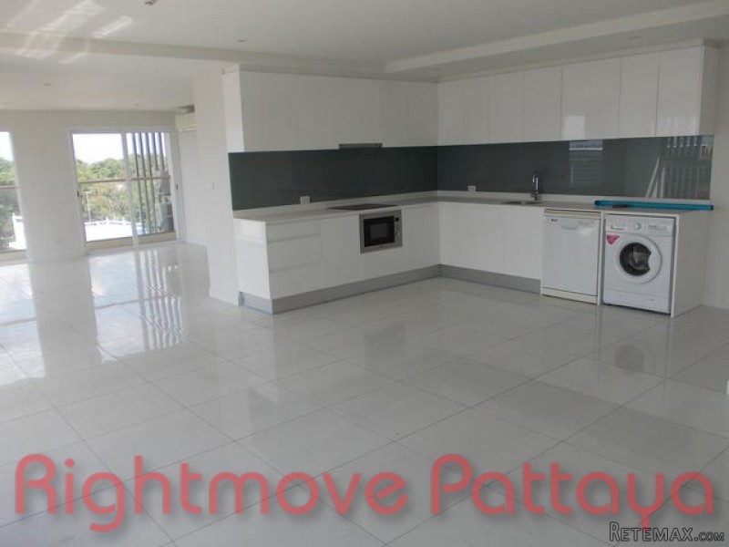 3 Bedroom Condo for sale in Pratumnak -.. - 2