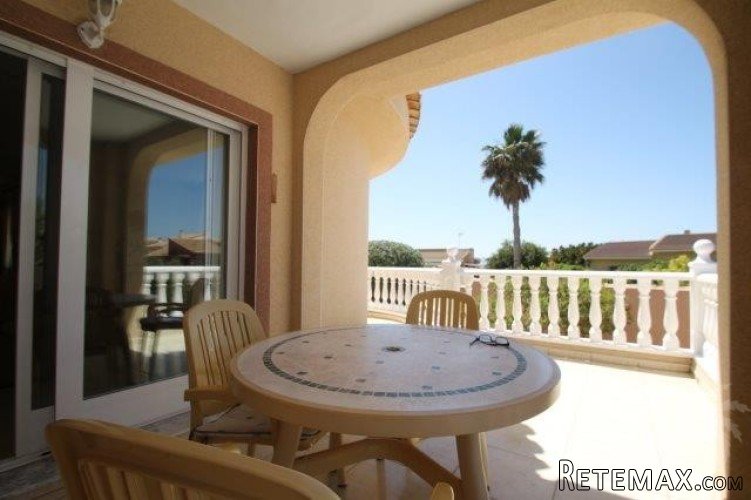 This super luxury detached villa on the south-west with 3.. - 3
