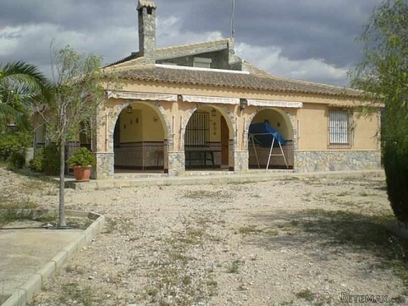 3 BED DETACHED COUNTRY STYLE VILLA