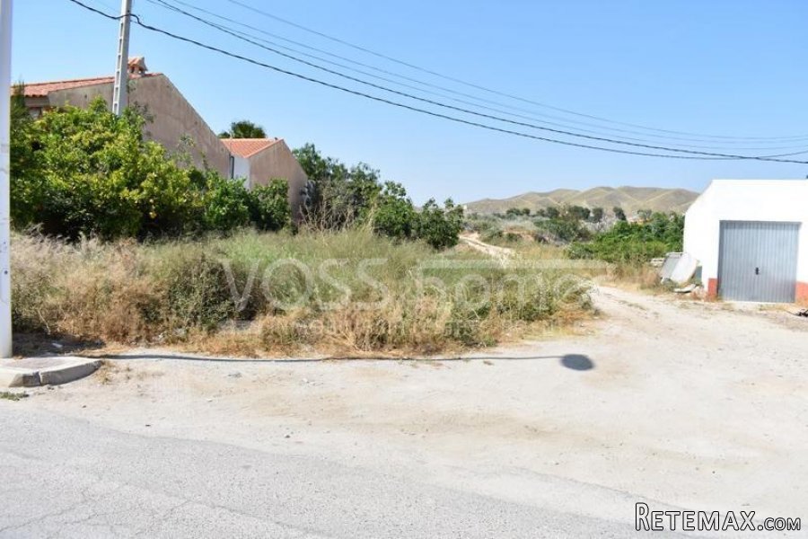 Great buisness option, a total of 2325m2 URBAN land located.. - 4
