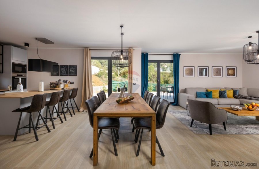 Opatija, Ičići, samostojeća kuća s bazenom, površine 163 m2 - 4