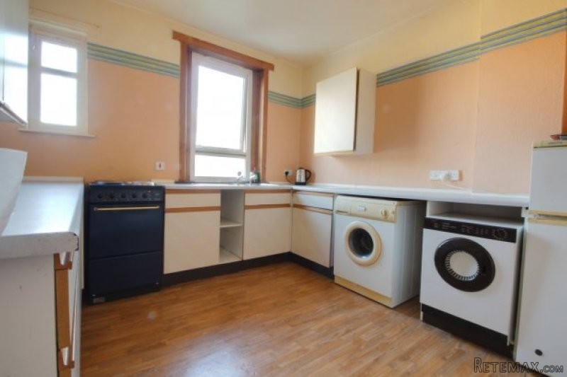 3 bedroom, Flat house for sale - 2