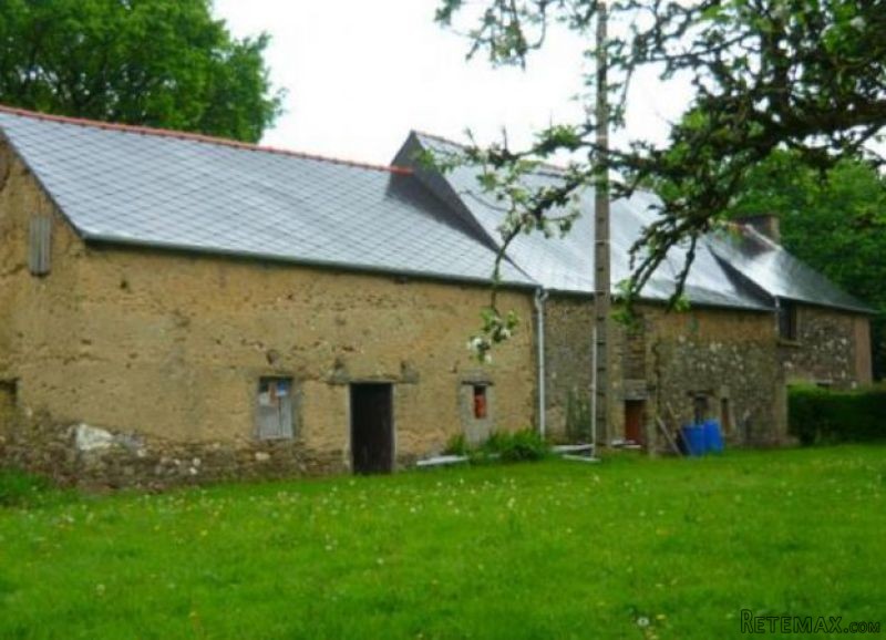 Longere House with Outbuildings