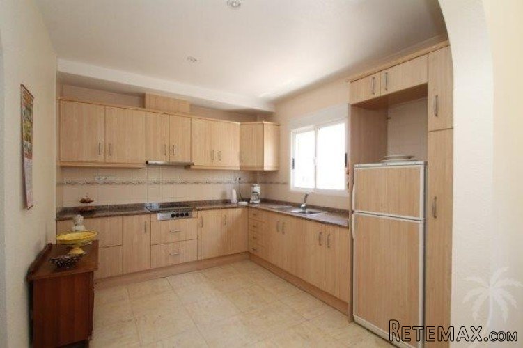 This super luxury detached villa on the south-west with 3.. - 5