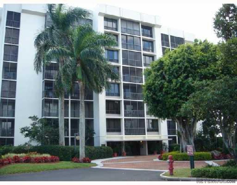 6805 Willow Wood Dr #5024, Boca Raton..