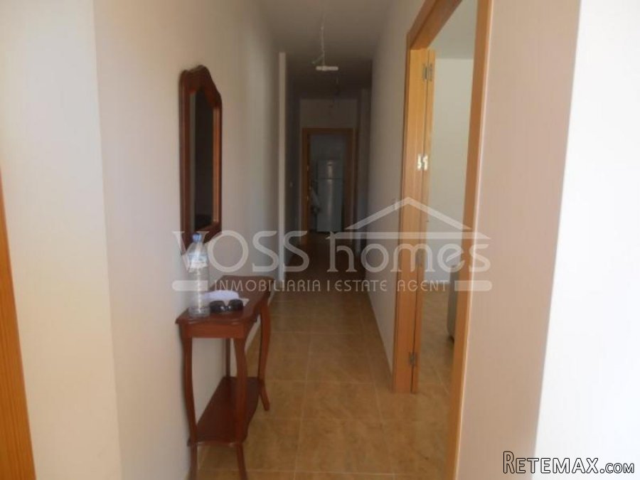 A bargain, well presented, 3 bed, 2 bath triplex 2 storey.. - 16