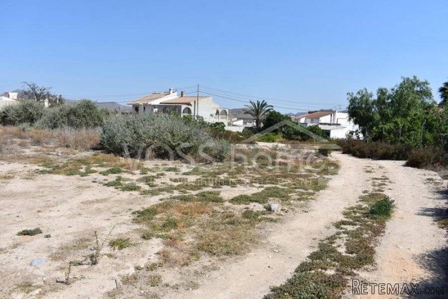 Great buisness option, a total of 2325m2 URBAN land located.. - 7