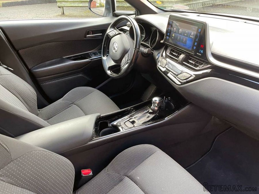 Toyota CH-R Hybrid - 7